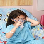 Pneumonia ucide cei mai multi copii in Romania