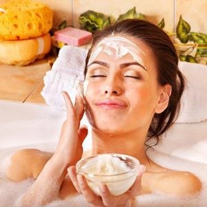 Top 6 masti de fata antirid cu ingrediente naturale