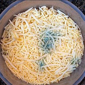Ce alimente mucegaite arunci si pe care le consumi?