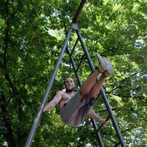 Campionul national la street workout, despre spectacolul pe care il face la bara