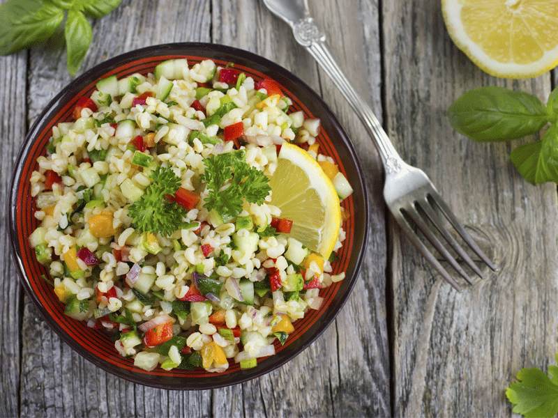Salata de quinoa cu porumb
