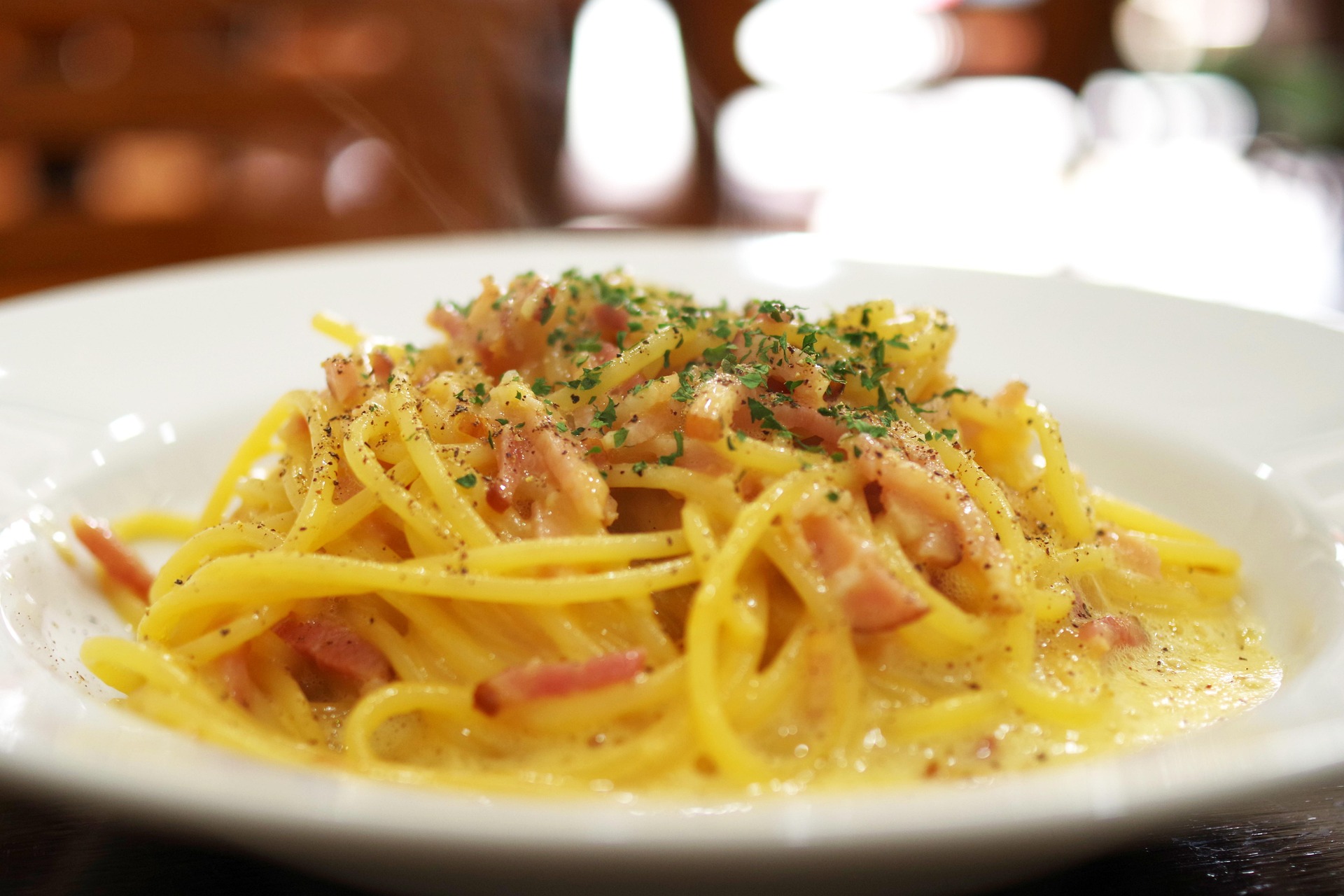 Ce ingrediente au pastele carbonara de la restaurant: 19 aditivi alimentari și 20.20 grame de sare pe porție