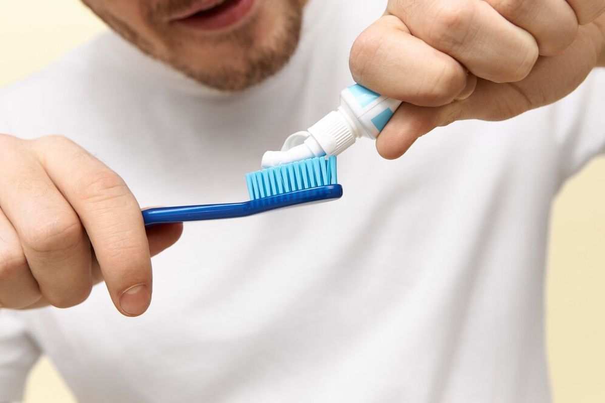 Cum să îți faci pastă de dinți acasă. De ce ingrediente ai nevoie