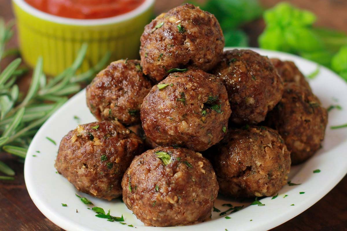 Rețetă de chiftele de ciuperci cu cartofi. Delicioase și sățioase