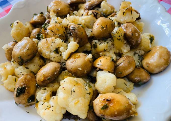 Rețetă de conopidă cu ciuperci și usturoi – un deliciu sănătos și aromat