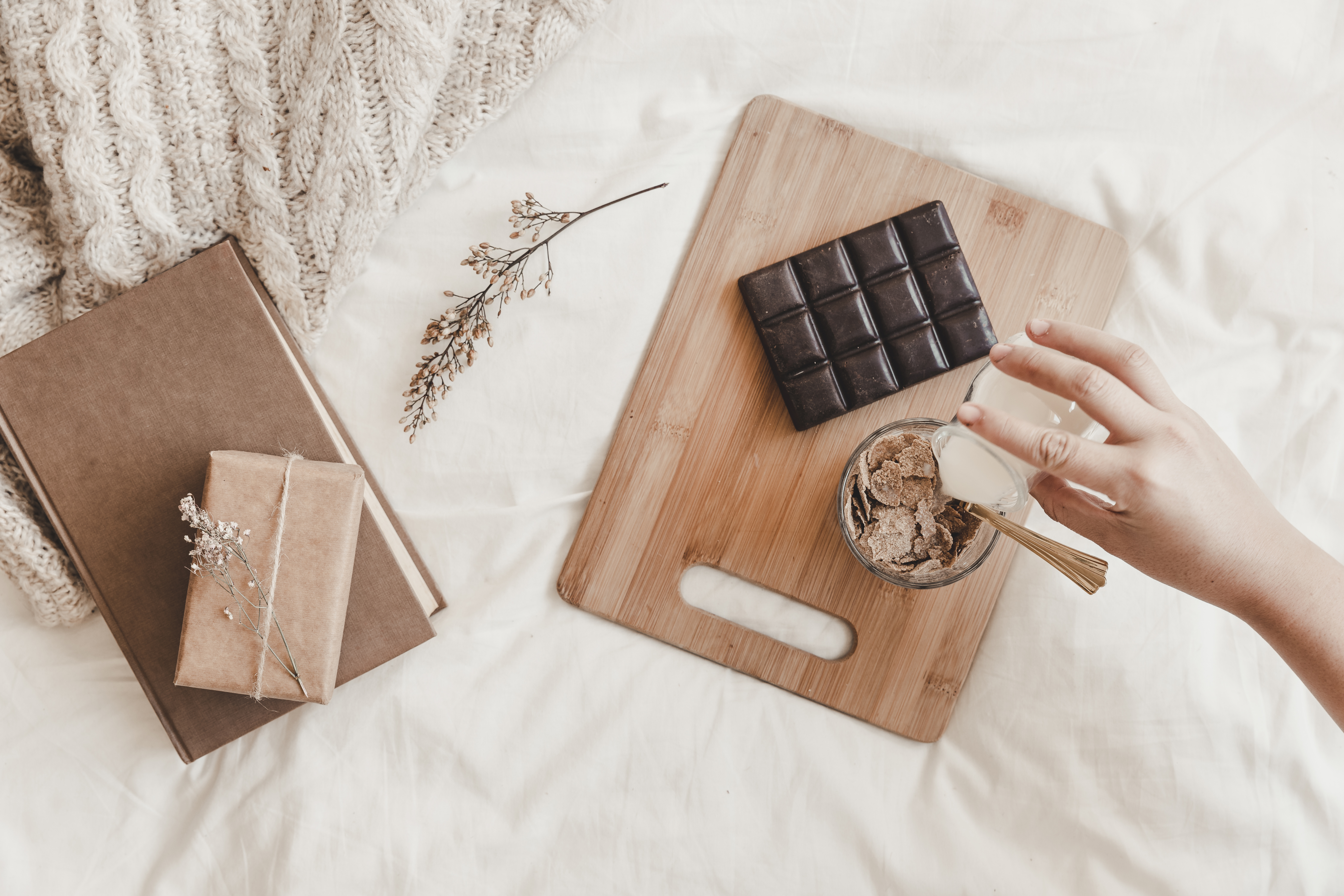 Ciocolata vegană nu conține ingrediente de origine animală. sursa foto freepik.com