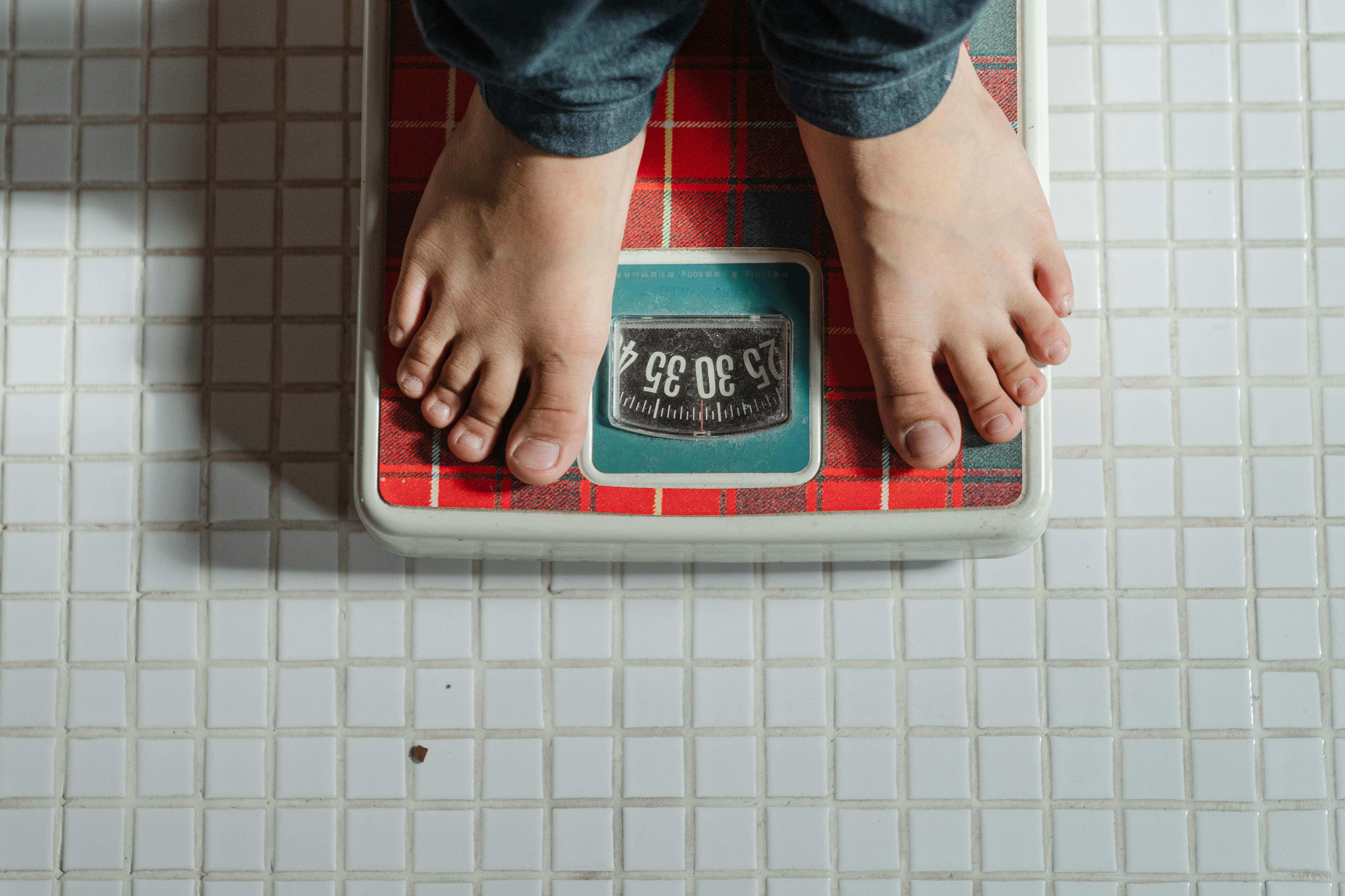Ține evidența kilogramelor acumulate. sursa foto pexels.com