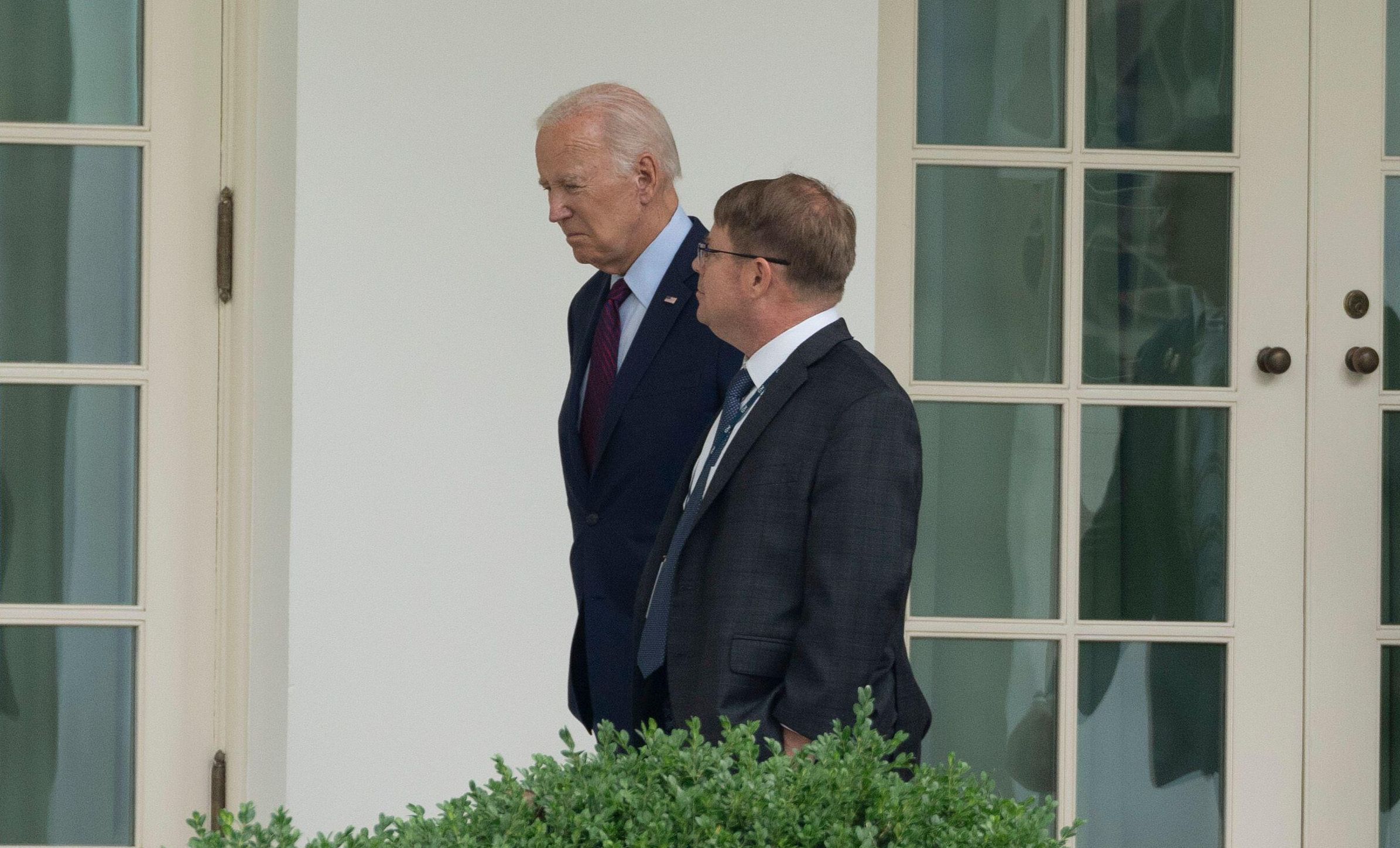 Medicul lui Joe Biden va fi interogat de Congres în legătură cu „declinul cognitiv” al fostului președinte SUA. Are Parkinson?