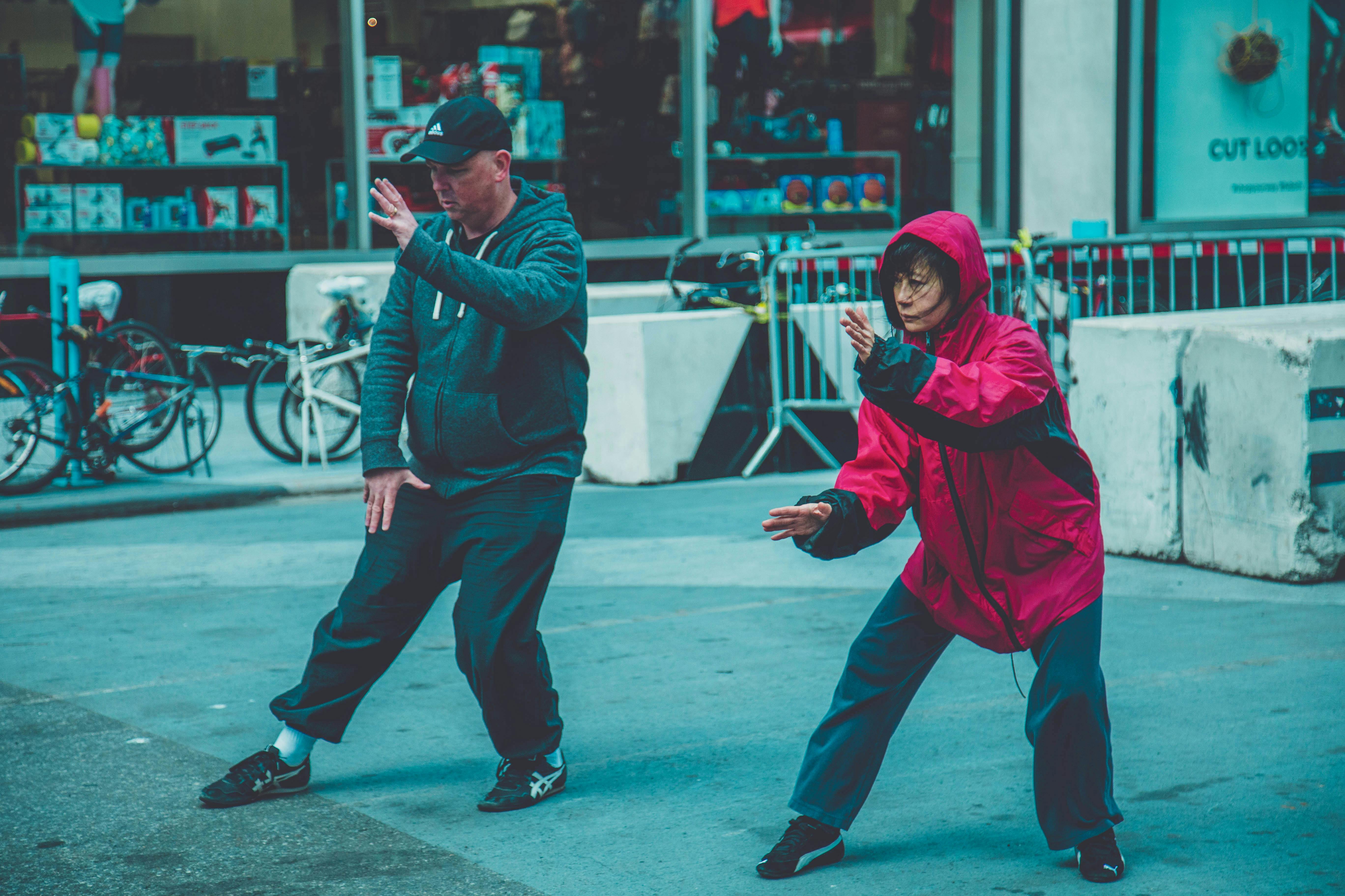 Tai chi este bun pentru flexibilitate și echilibru. sursa foto pexels.com