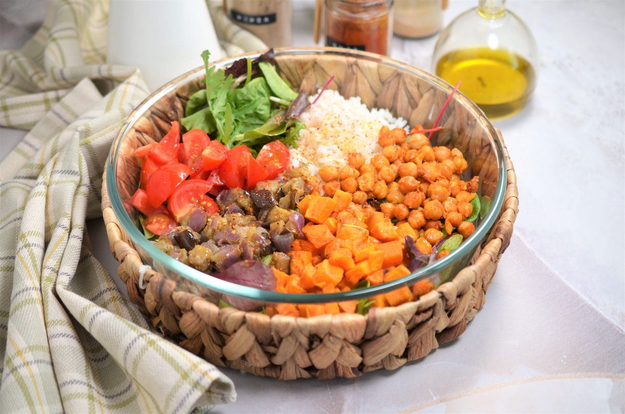 Prânzuri delicioase din dieta mediteraneană – le prepari rapid și țin de foame toată ziua