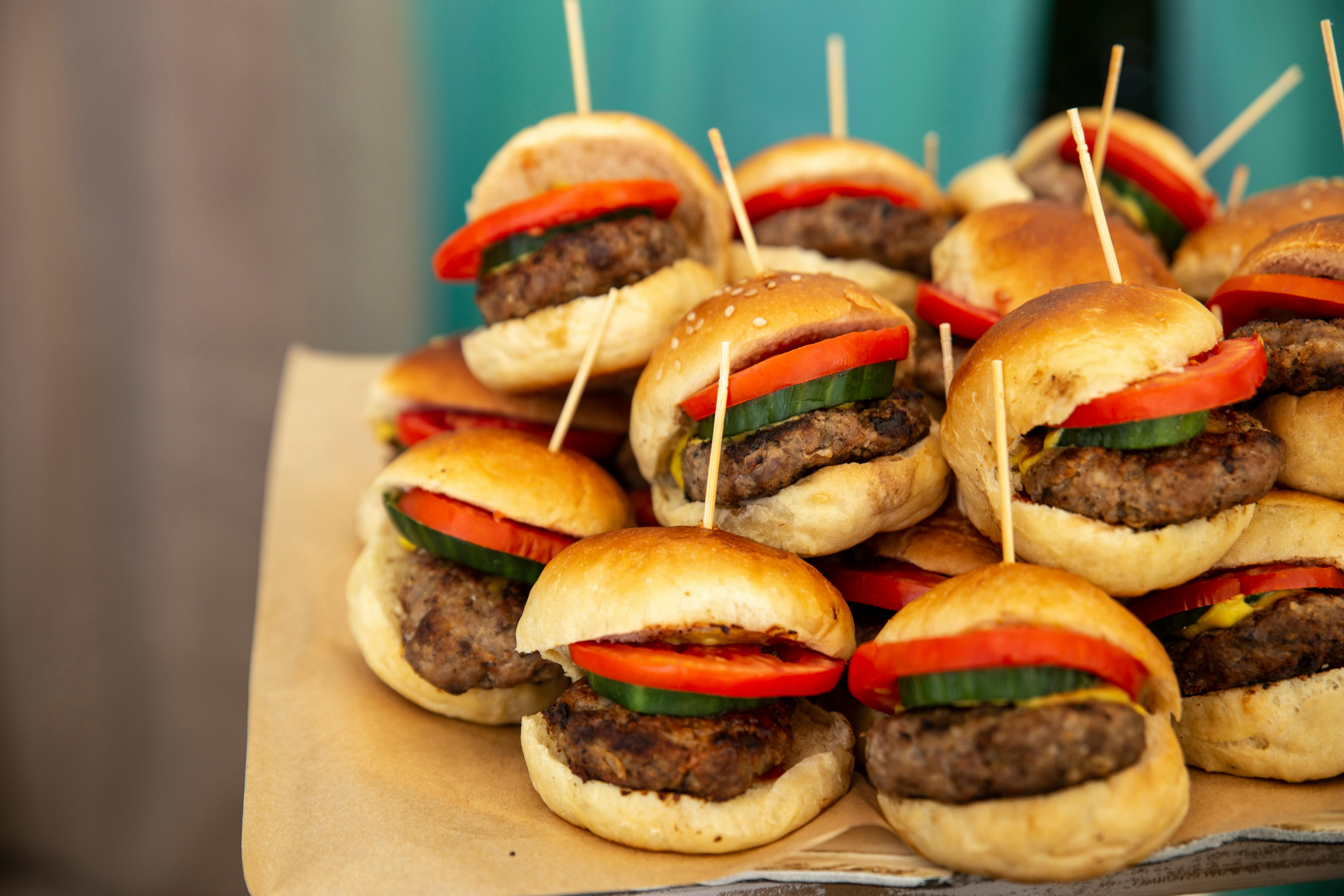Burger Bar, trucul ingenios pentru grătarele tale! sursa foto pexels.com