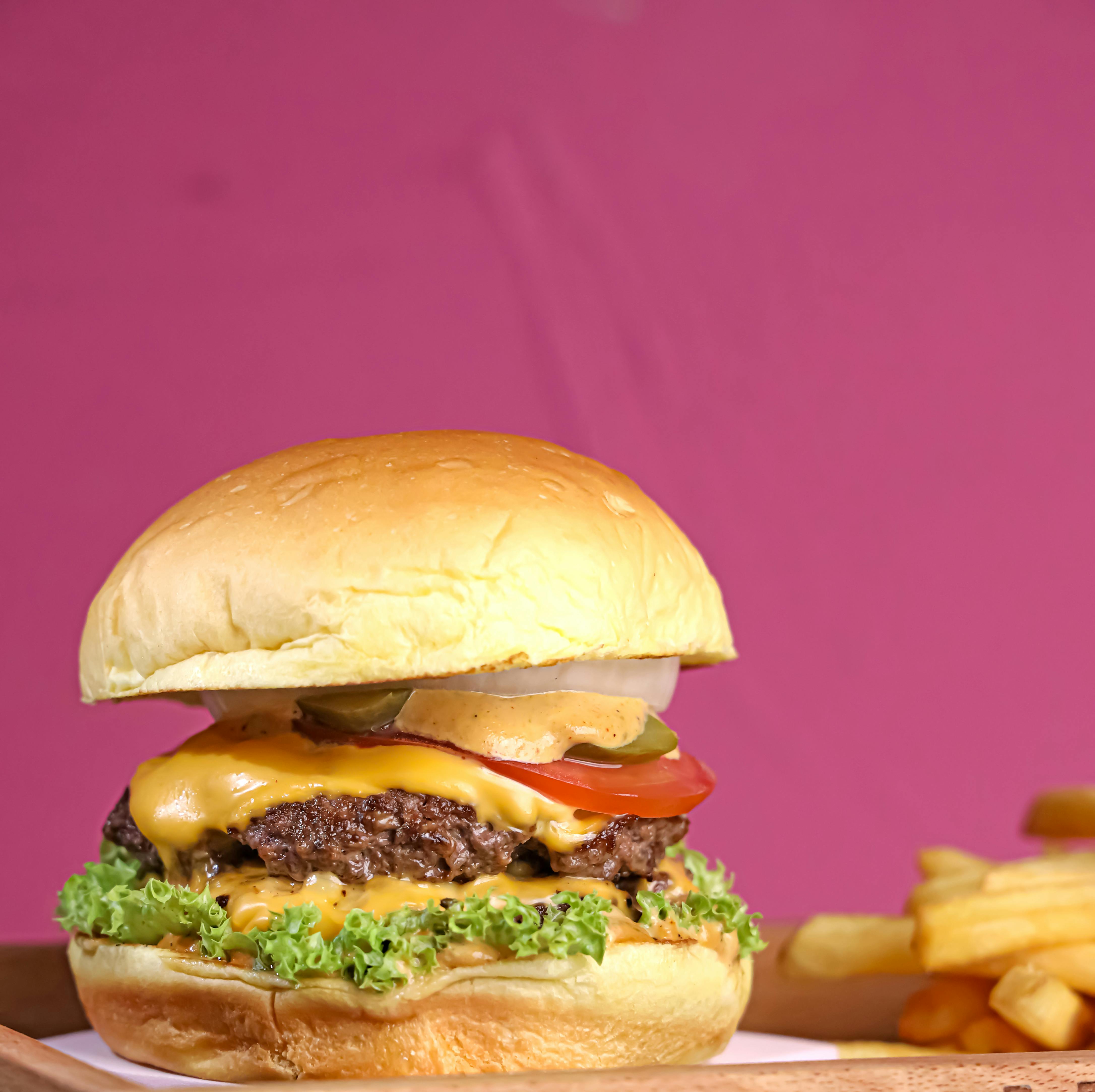 Ce este un burger fără sos? sursa foto pexles.com
