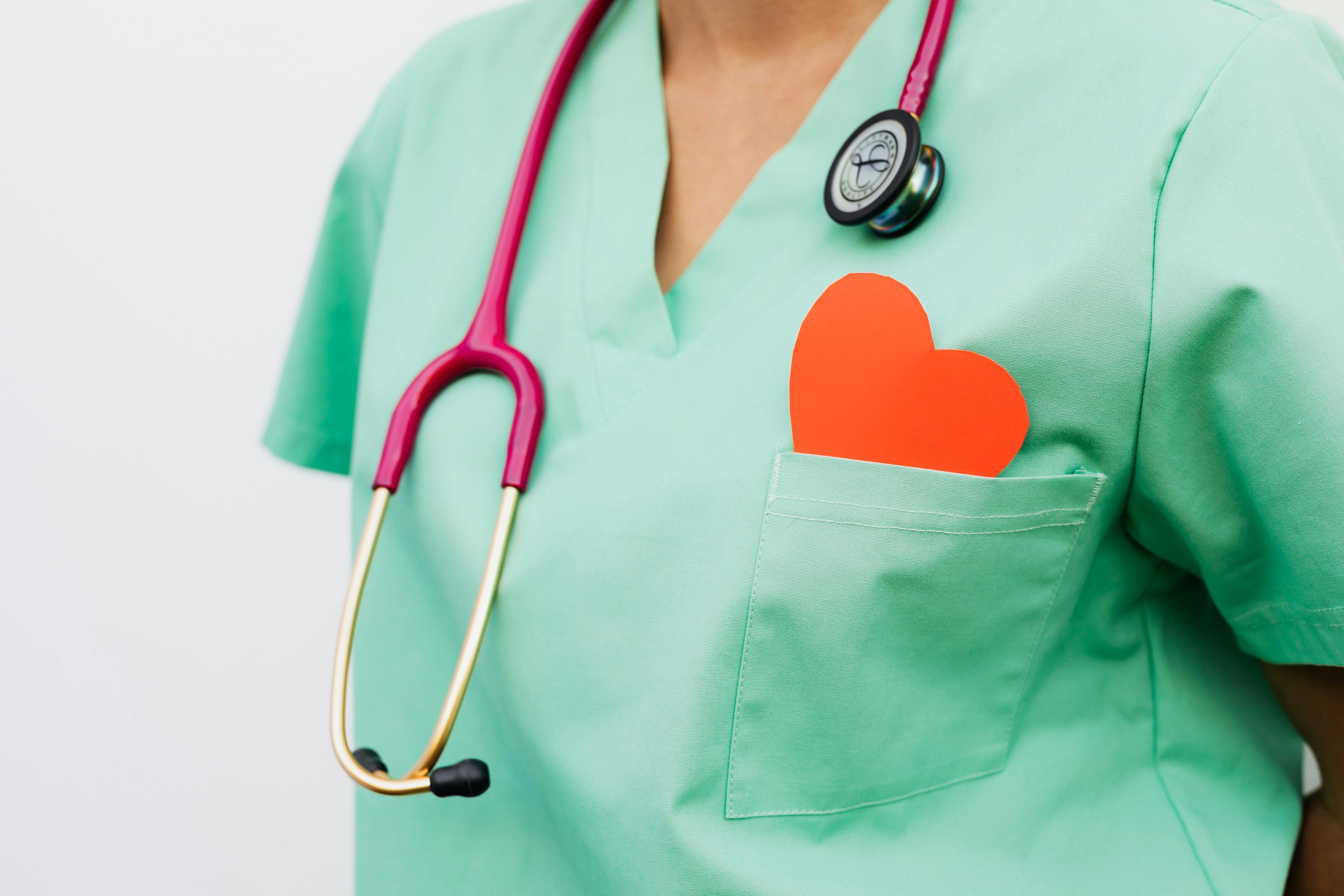 Ascultă sfaturile medicilor pentru o inimă sănătoasă. sursa foto pexels.com