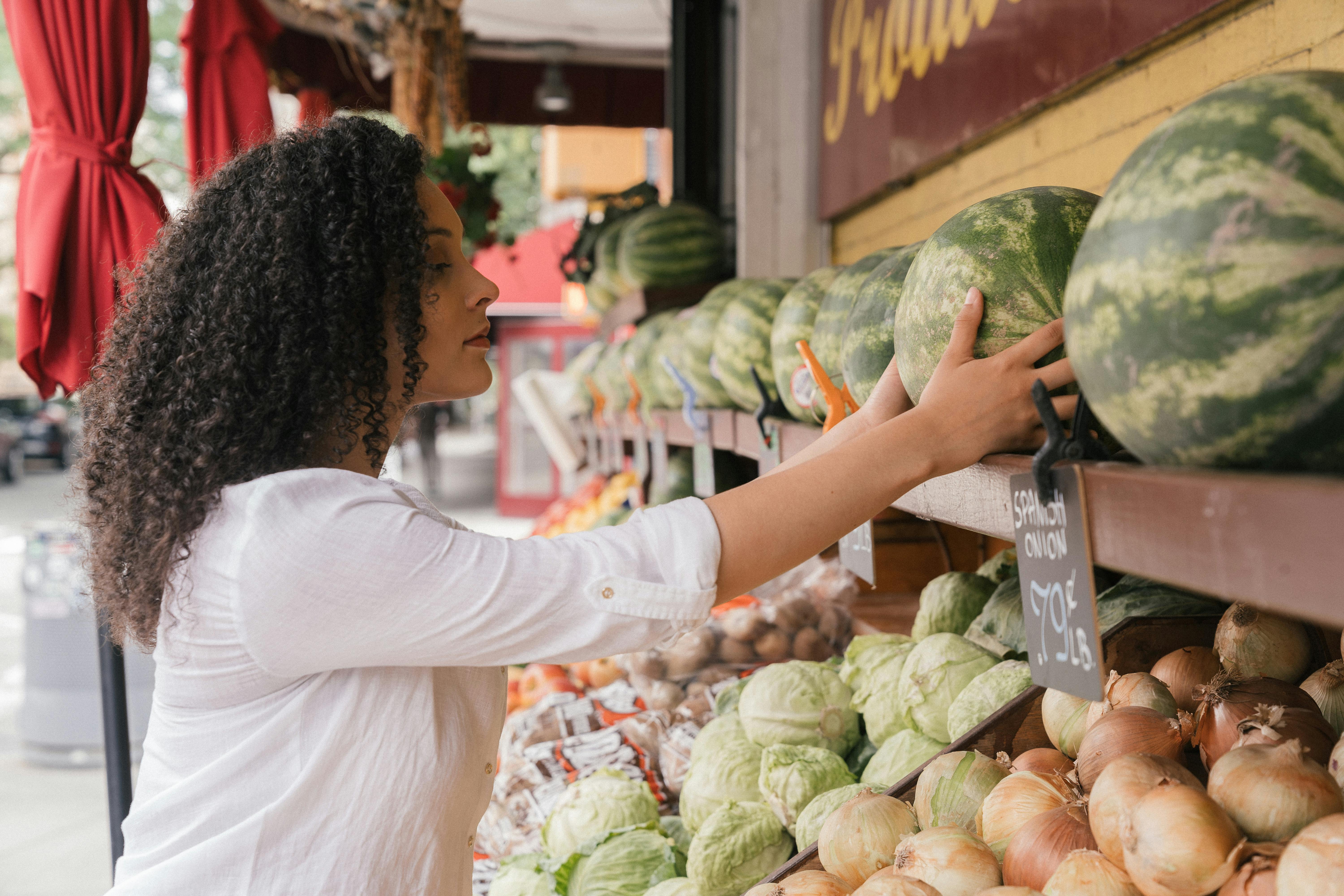 Pericolul ascuns în pepenii verzi din piețe și supermarketuri poate duce la paralizie și chiar deces. sursa foto pexels.com