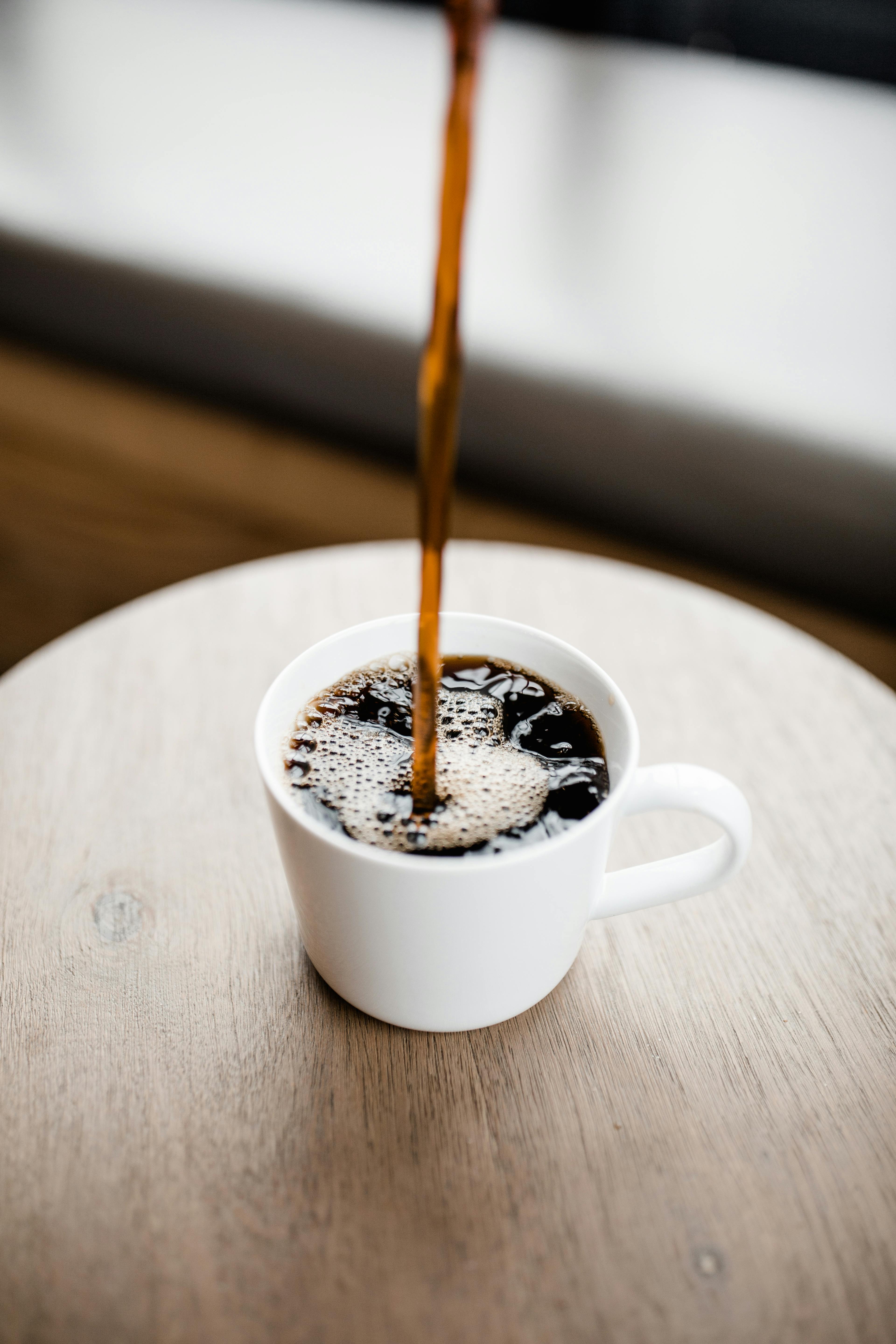 Oricând bei cafea, este bine să te hidratezzi mereu. sursa foto pexles.com