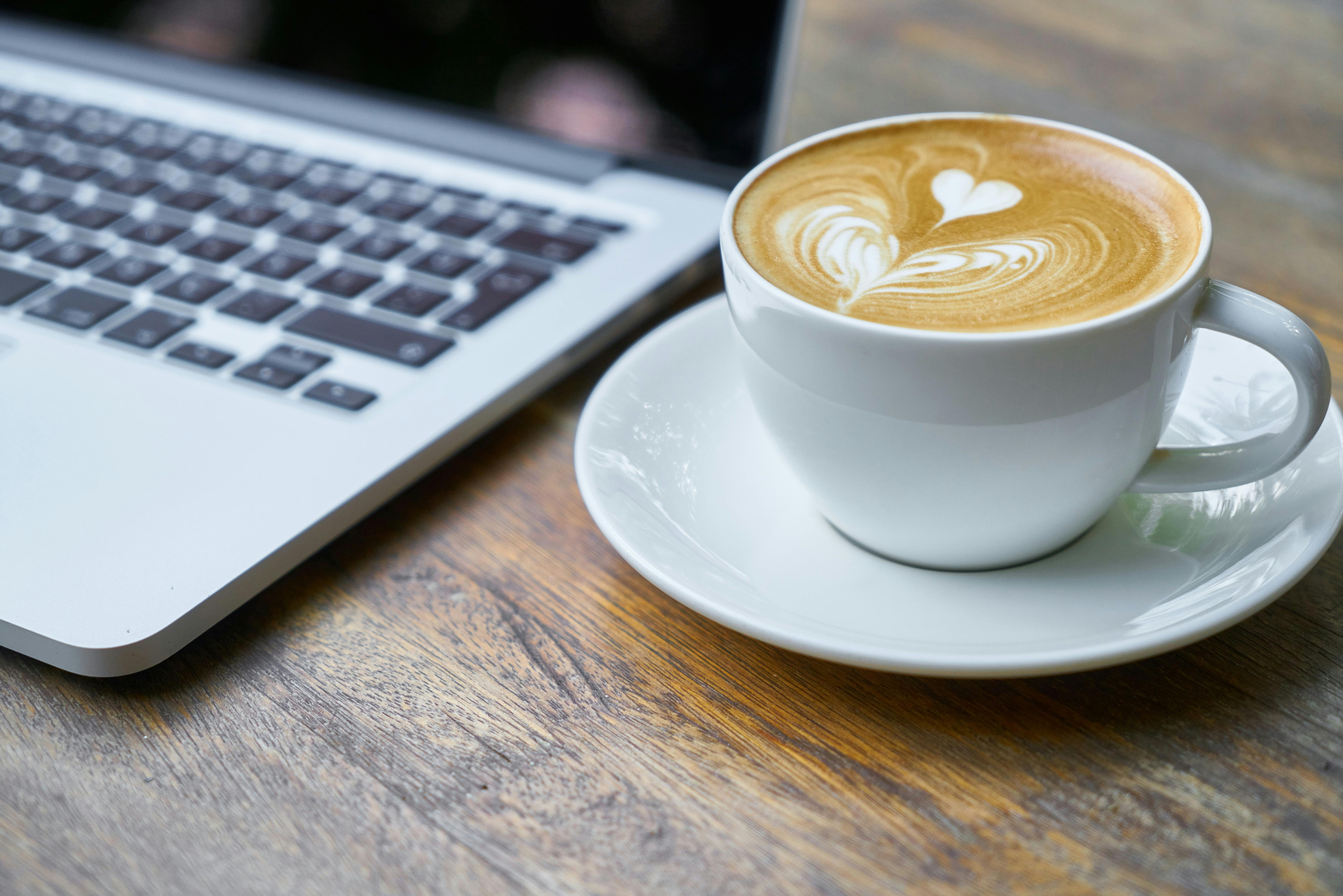 Ce se întâmplă dacă bei cafea iarna. sursa foto pexels.com