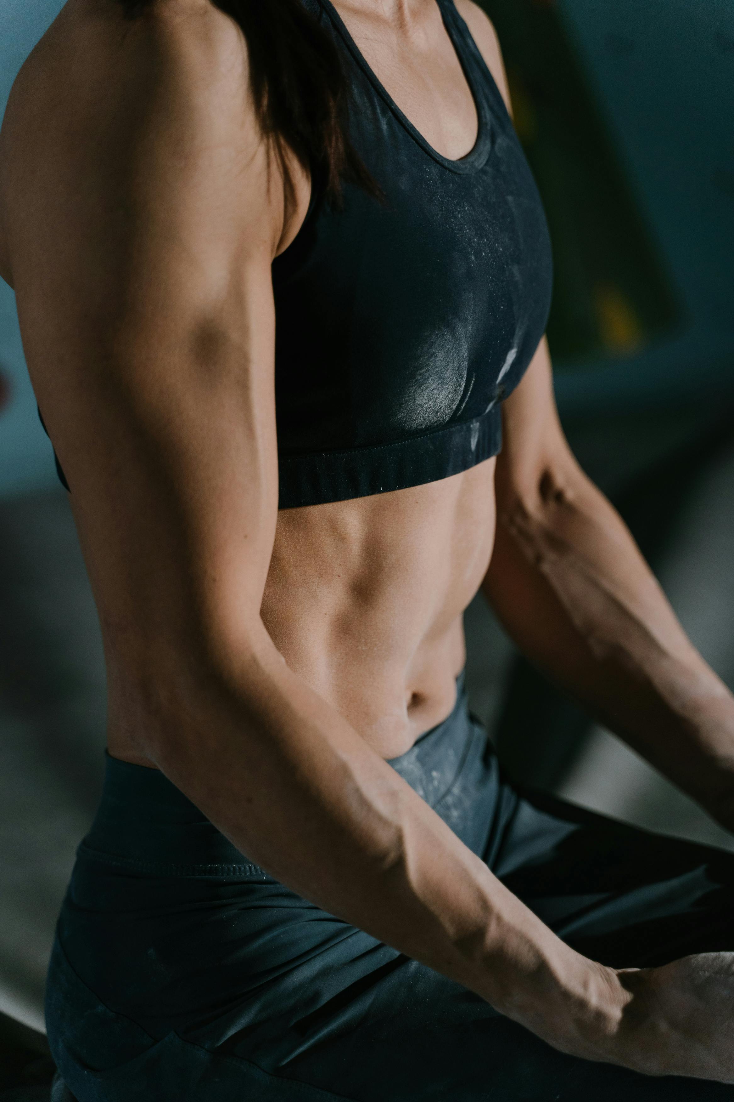 Proteinele sunt hrana principală a mușchilor. sursa foto pexels.com