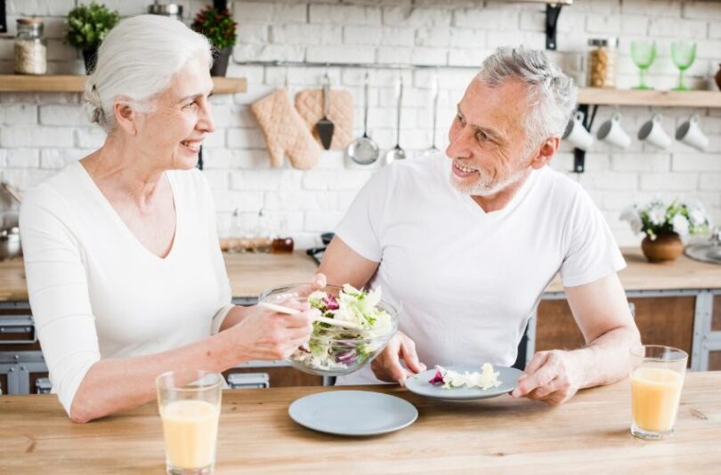 Ce să consumi la vârsta de 50 de ani. Sfaturi de la un nutriționist celebru