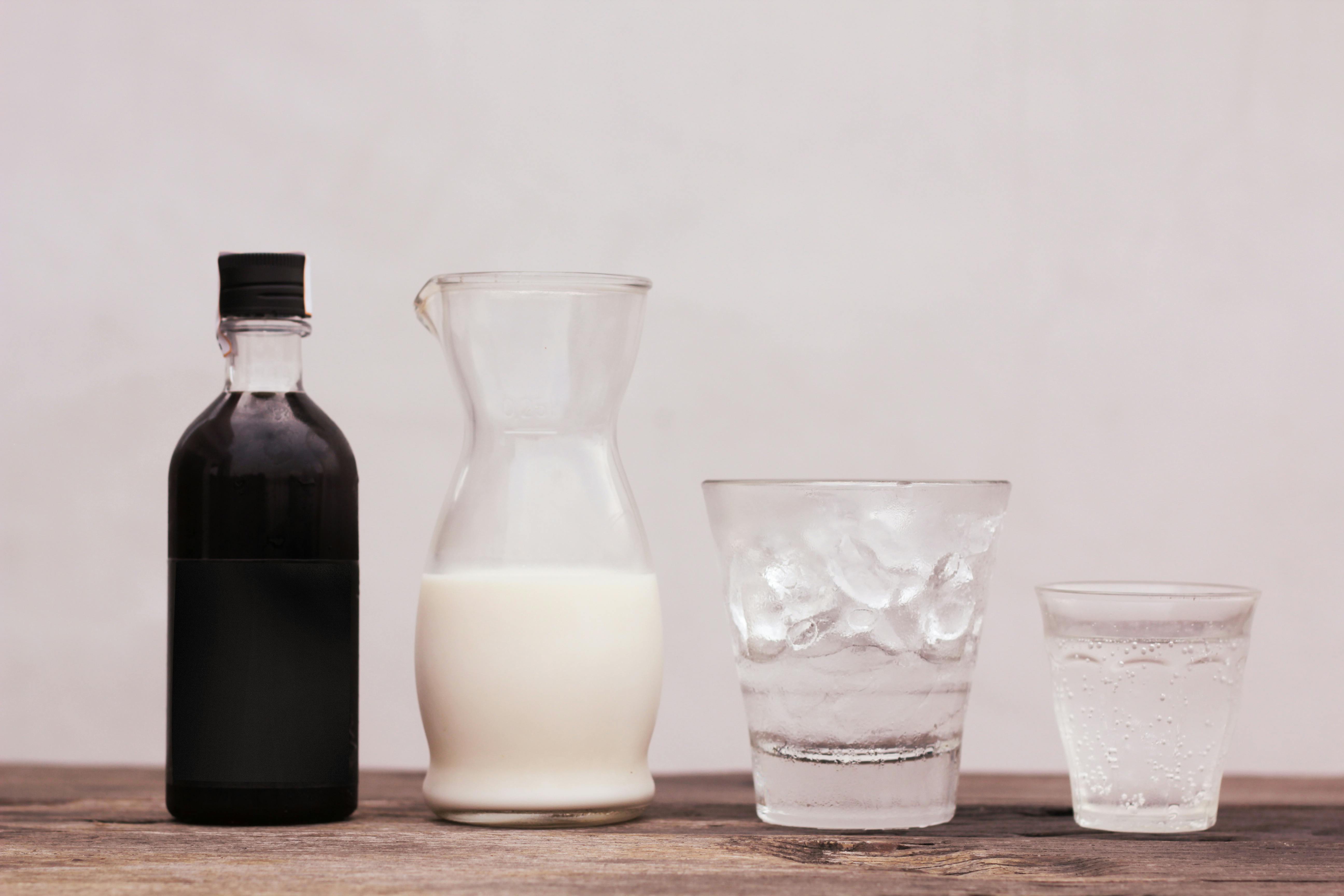Apa, laptele și cafeaua sunt aliați în scăderea glicemiei. sursa foto pexels.com