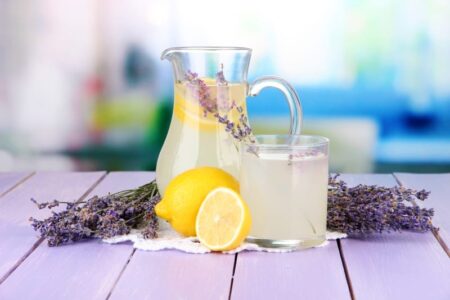Limonada cu lavandă – o băutură naturală și răcoritoare