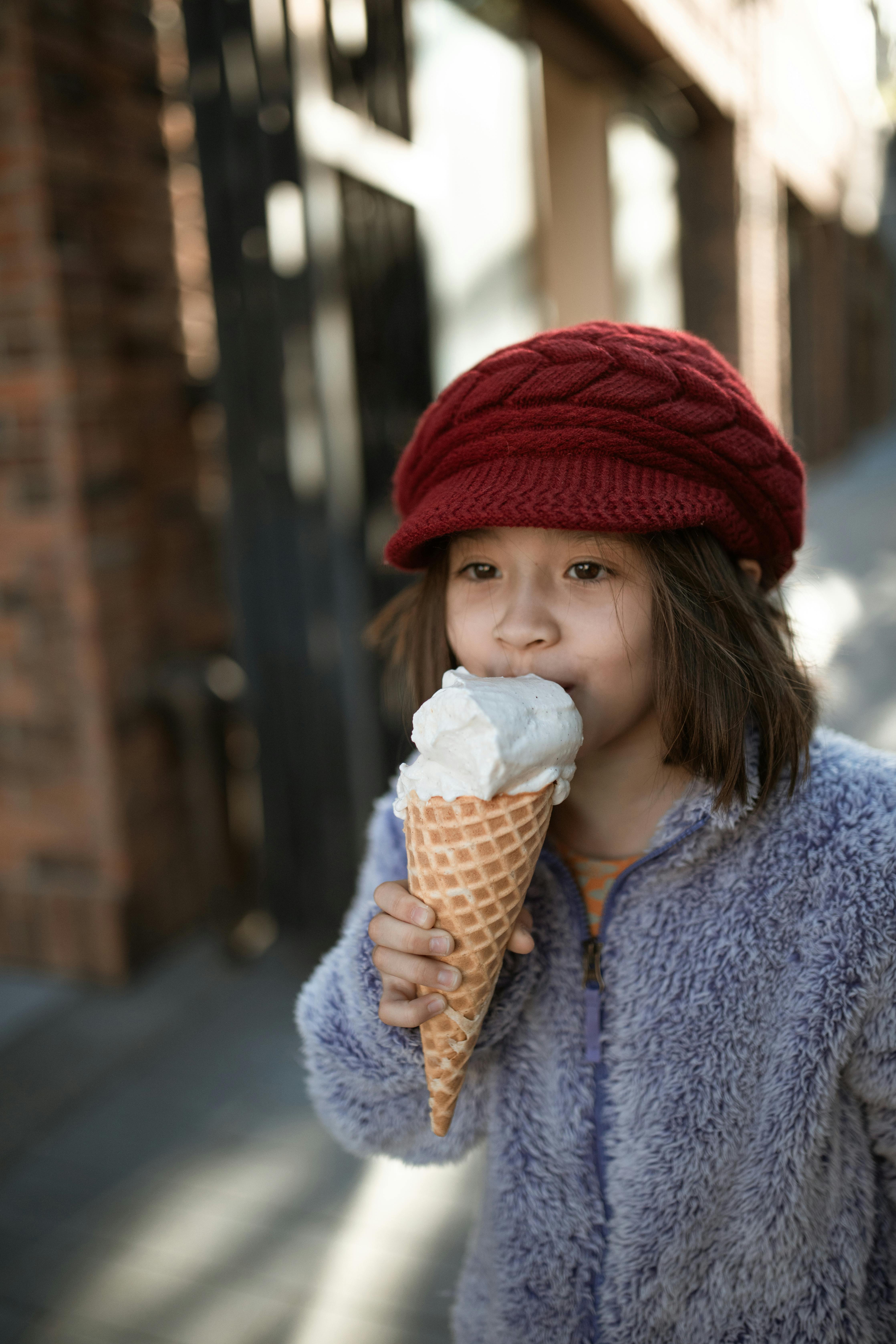 Consumul ridicat de înghețată afectează intestinul subțire. sursa foto pexels.com