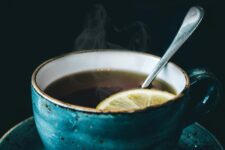 O ceașcă de ceai pe zi poate reduce riscul de infarct și accident vascular cerebral