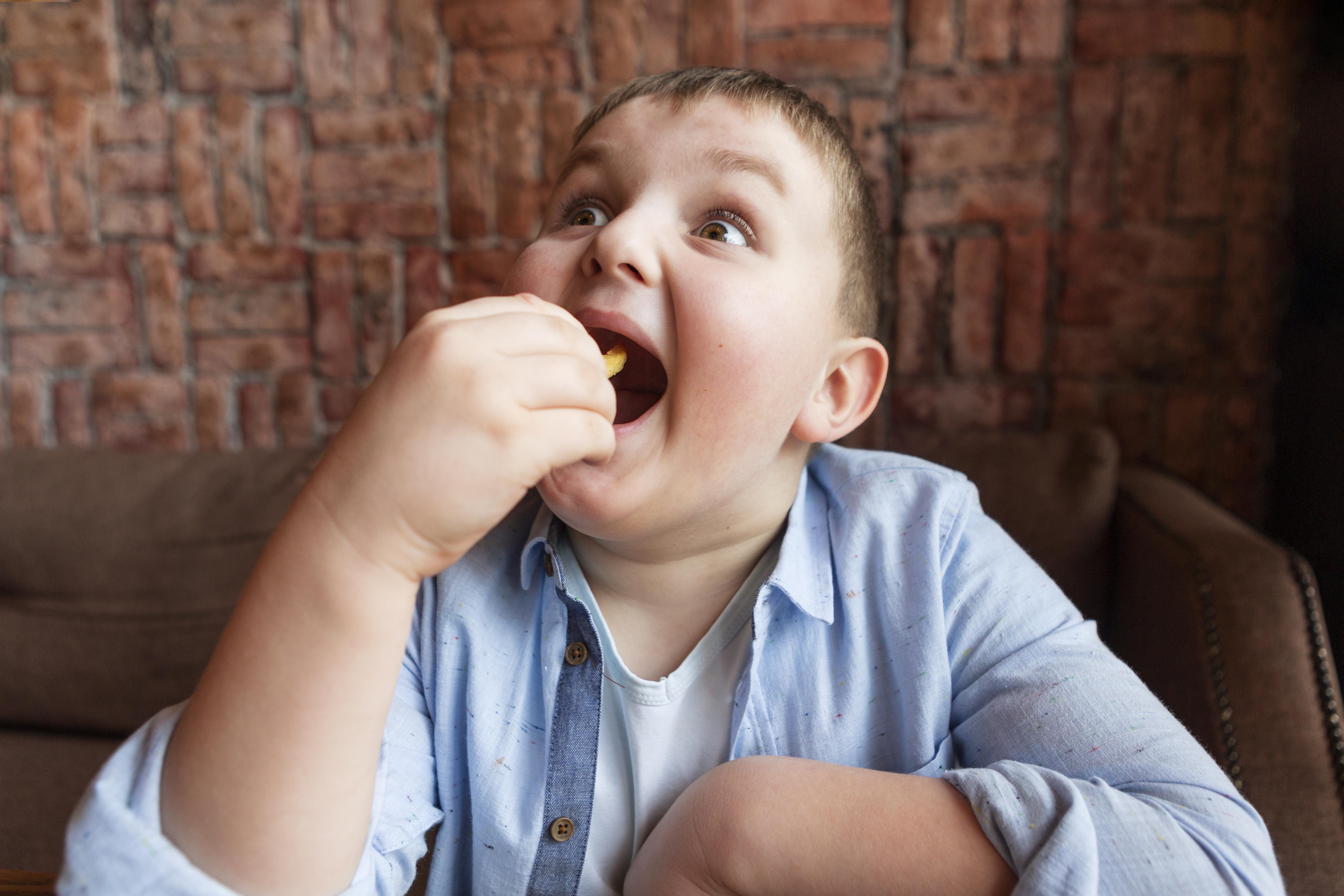 Obezitatea trebuie combătută din primele 9 luni de sarcină și primii 5 ani de viață. sursa foto freepik.com