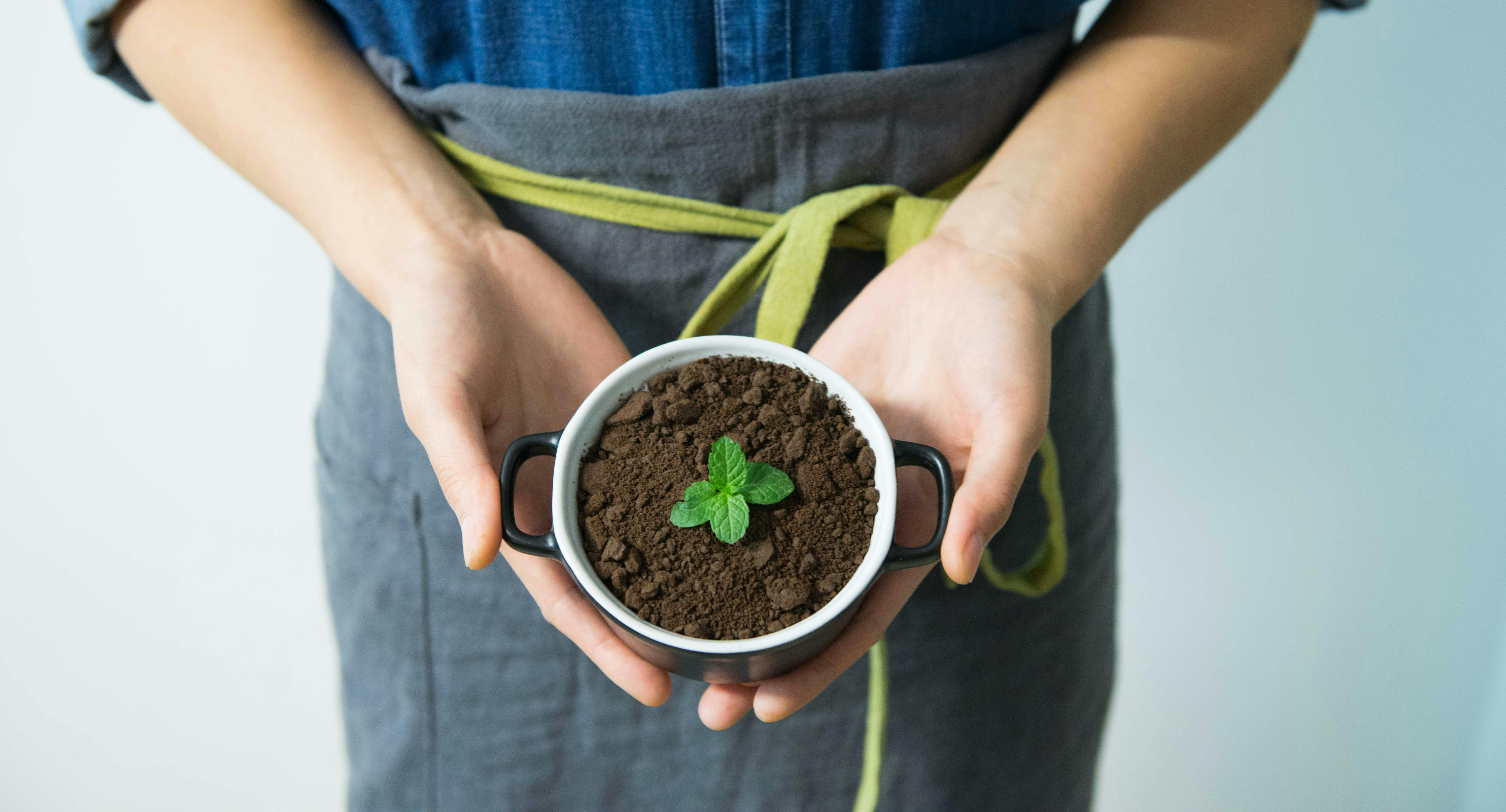 Cercetătorii încă fac teste pentru a crea combinația perfectă de ciment cu zaț de cafea. sursa foto pexels.com