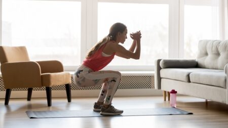 Genuflexiunile – exercițiul fundamental pentru un corp puternic și sănătos