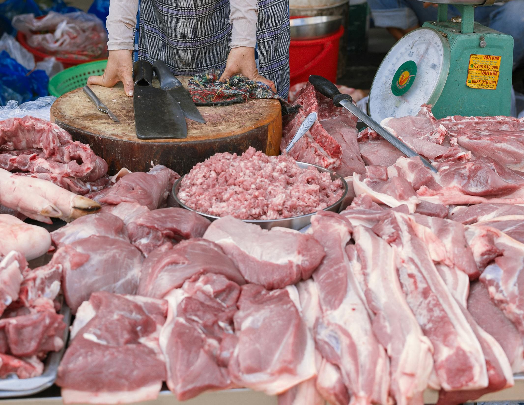 România produce mai multă carne, dar dependența de importuri rămâne. sursa foto pexels.com