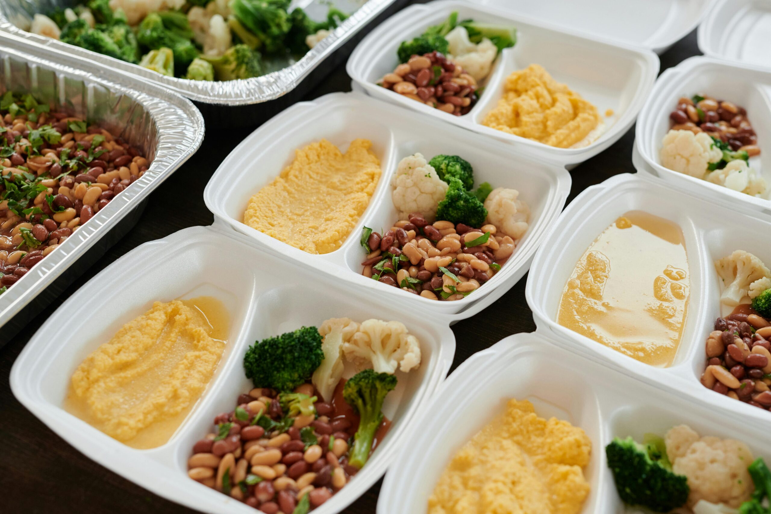  Copiii care merg la școală au nevoie de o dietă echilibrată, care să includă alimente din toate cele 5 grupe alimentare sănătoase. sursa foto pexels.com