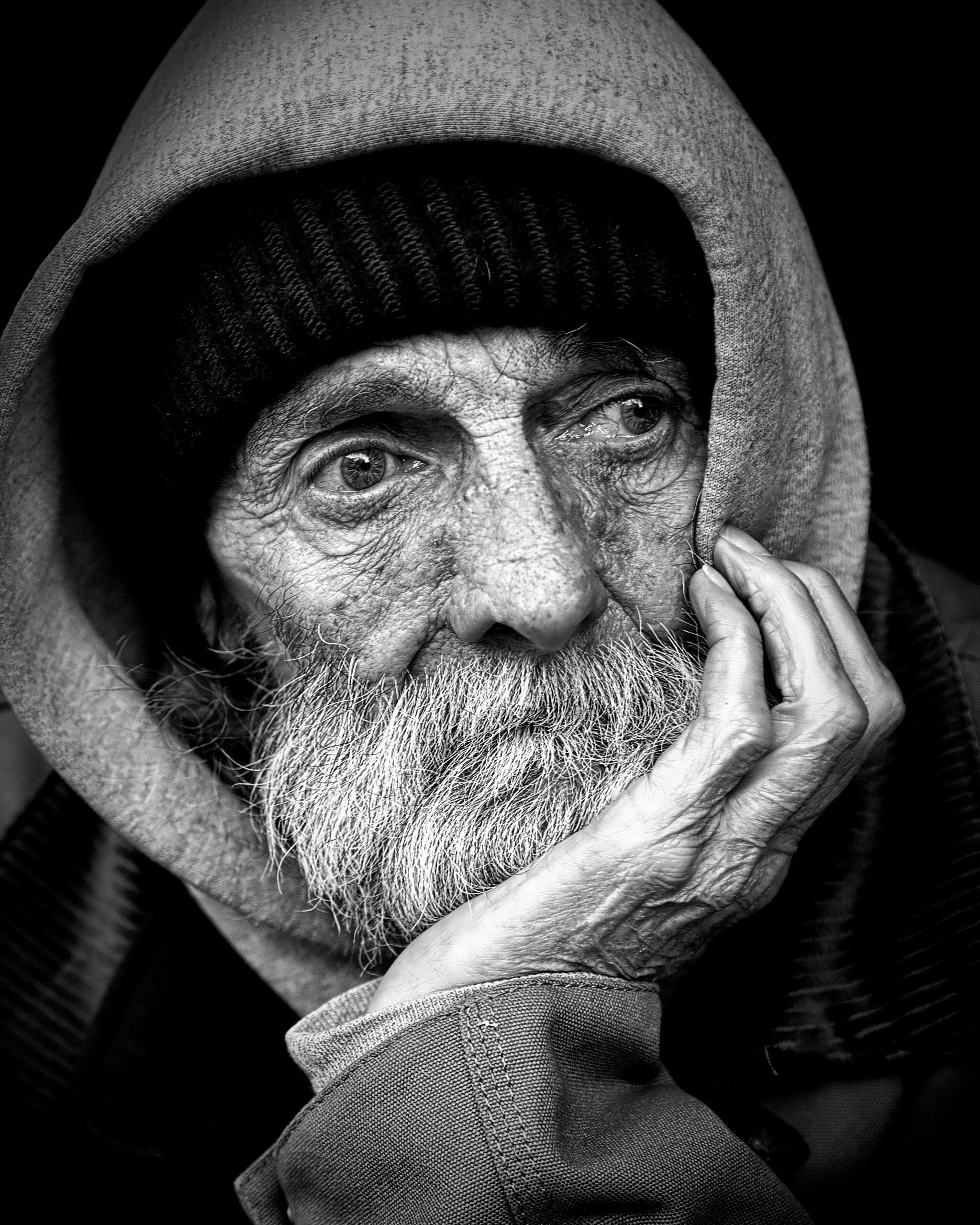 Pe primele locuri se află Italia și Suedia, ambele cu o medie de 84,1 ani, urmate de Spania, cu 84 de ani. sursa foto pexels.com