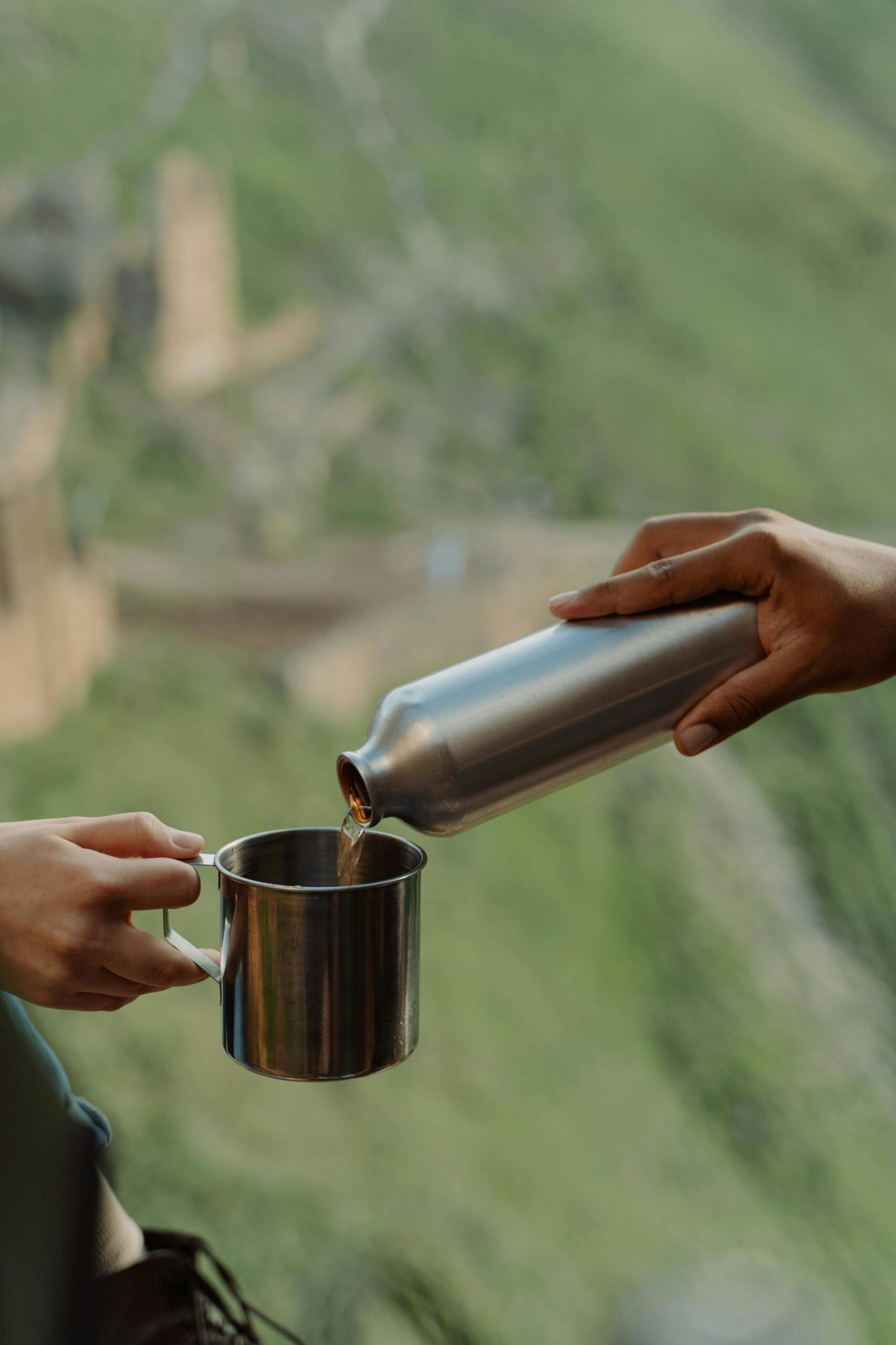 Estet important să desfaci toate componentele sticlei când o speli. sursa foto pexels.com