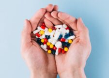 Un medicament ieftin poate preveni reapariția cancerului colorectal