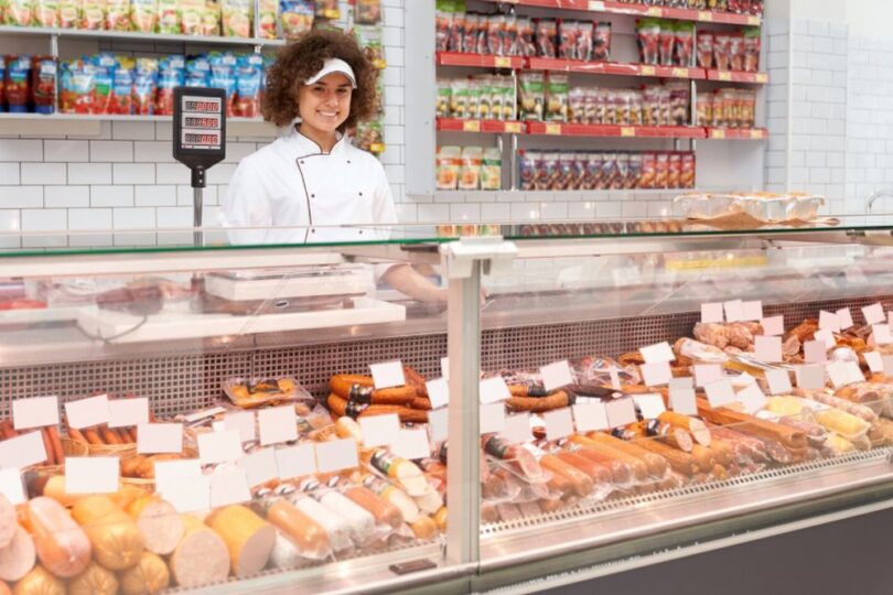 Adevărul despre crenvurștii din supermarket! Ce ingrediente ascund, de fapt