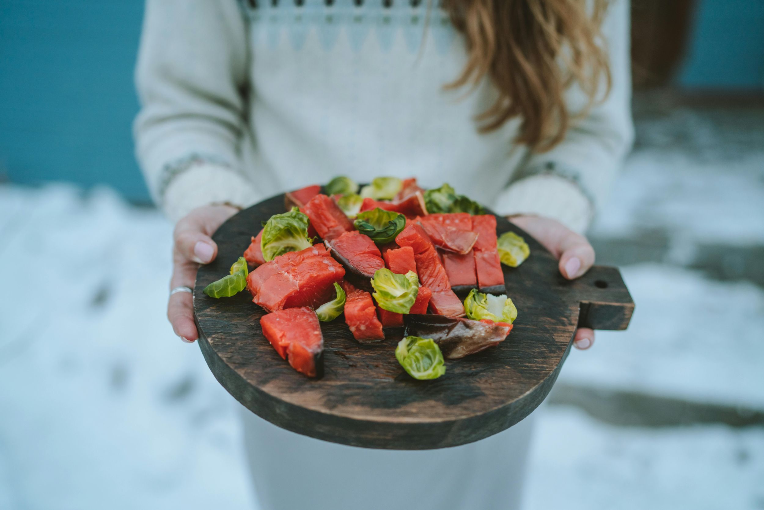 Carnea și grăsimile sănătoase sunt și ele importante. sursa foto pexels.com
