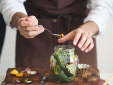 Cum să murăm orice legumă fără conservare la borcan