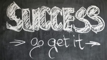 Cum să-ți antrenezi creierul pentru succes: 7 sfaturi simple, bazate pe psihologie