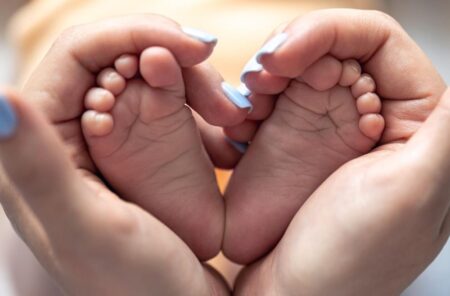 De ce tot mai mulți bebeluși se nasc cu platfus