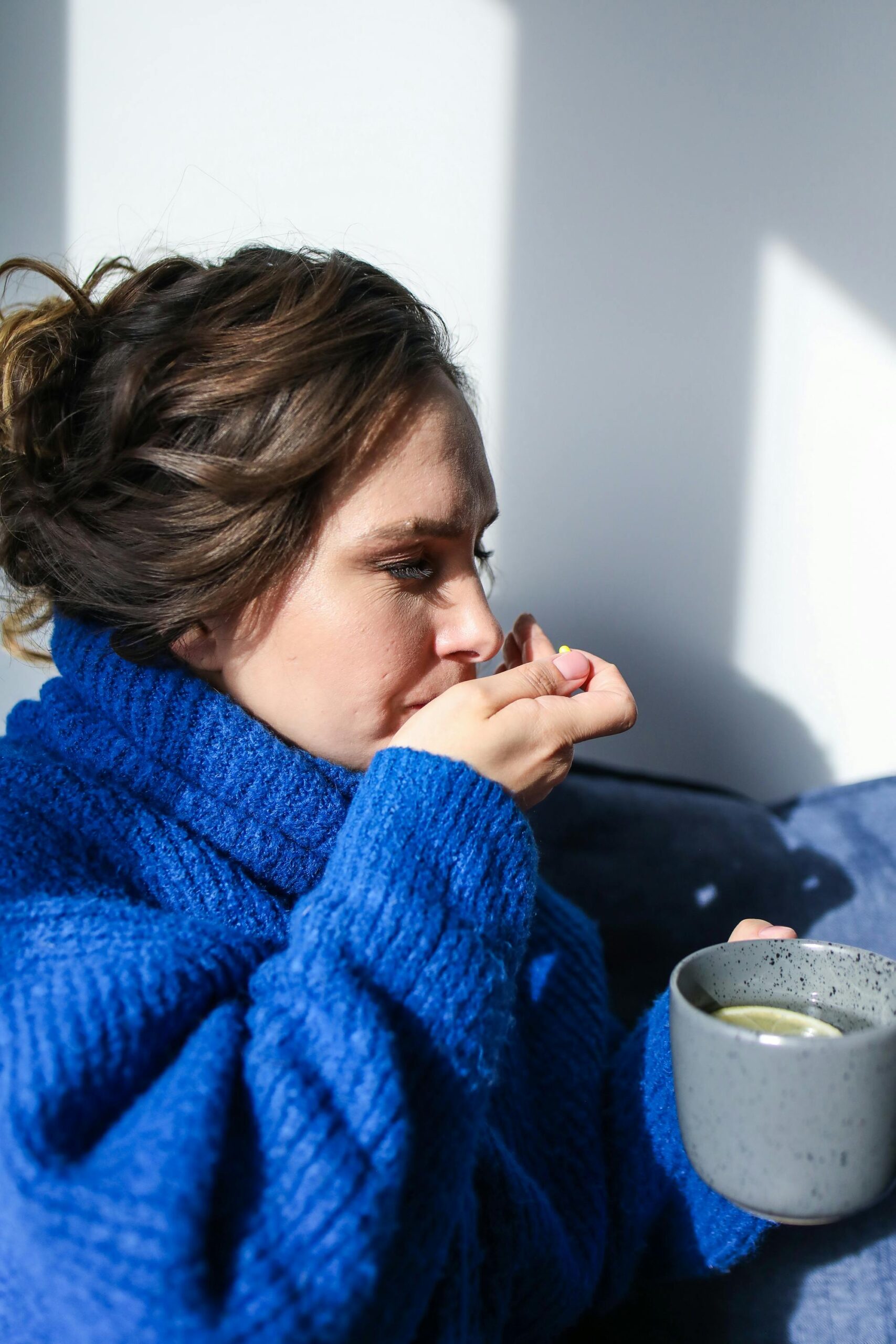 Experții avertizează acum că răceala de iarnă pe care crezi că o ai ar putea fi un semnal de alarmă al unei afecțiuni mult mai grave. sursa foto pexels.com