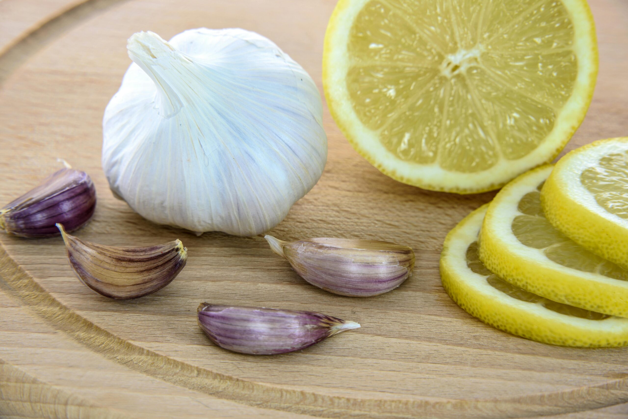 eoria beneficiilor antioxidanților spune că un consum crescut de antioxidanți ar putea reduce deteriorarea celulară provocată de radicalii liberi. sursa foto pexels.com