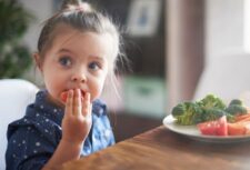 Un singur sfat care a prevenit alergiile la 60.000 de copii. Ce au descoperit cercetătorii americani