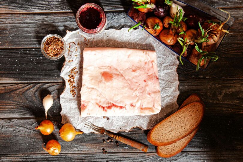 Ce este slănina de porc și ce beneficii are?