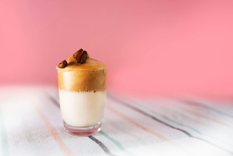 Cine trebuie să renunțe imediat la cafeaua instant