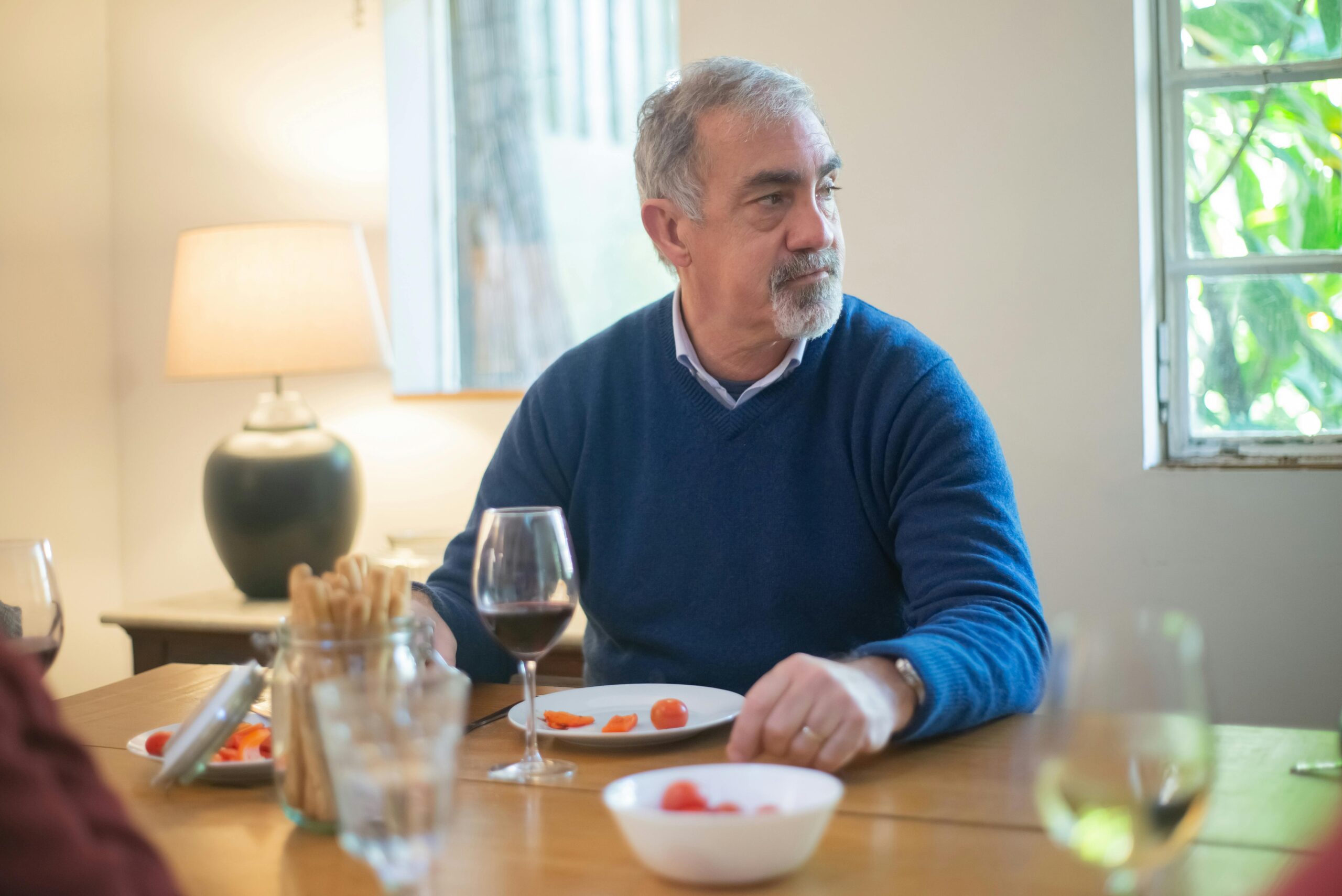 Este posibil să observi că alcoolul se metabolizează diferit față de altădată. foto pexels.com