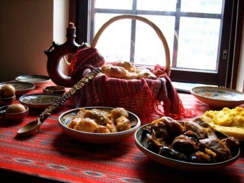 Ajunul Crăciunului 2025. De ce este bine să pui pâine sub masă