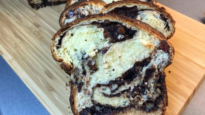 Cozonac pufos fără frământare – rețeta rapidă care îți salvează sărbătorile