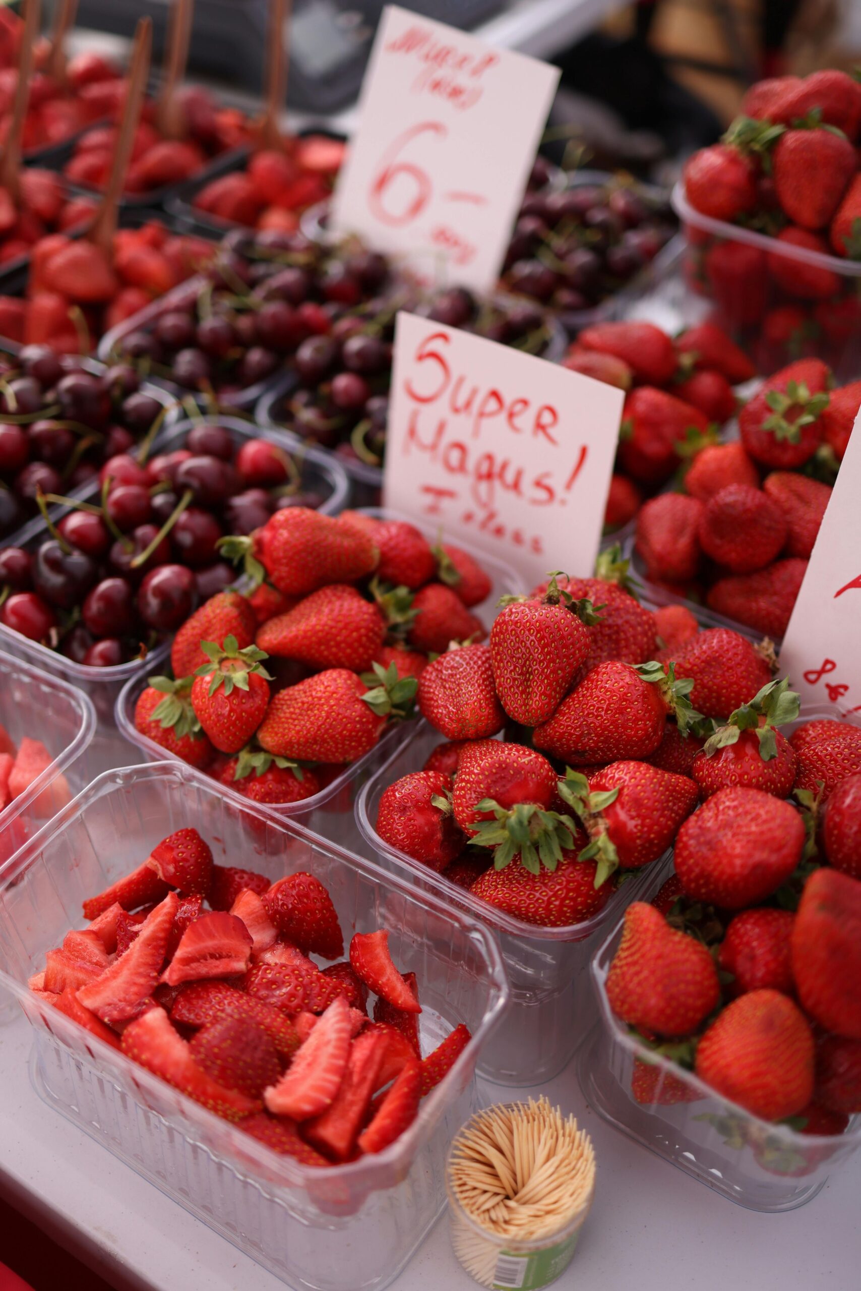 Riscurile consumului de fructe contaminate sunt semnificative. foto: pexels.com