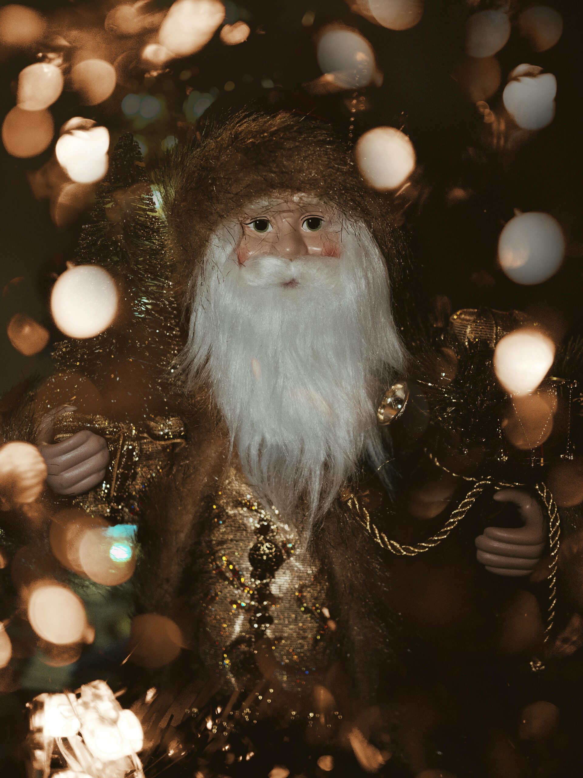 Cui trebuie să spui „La mulți ani!” de Moș Nicolae? foto: freepik.com