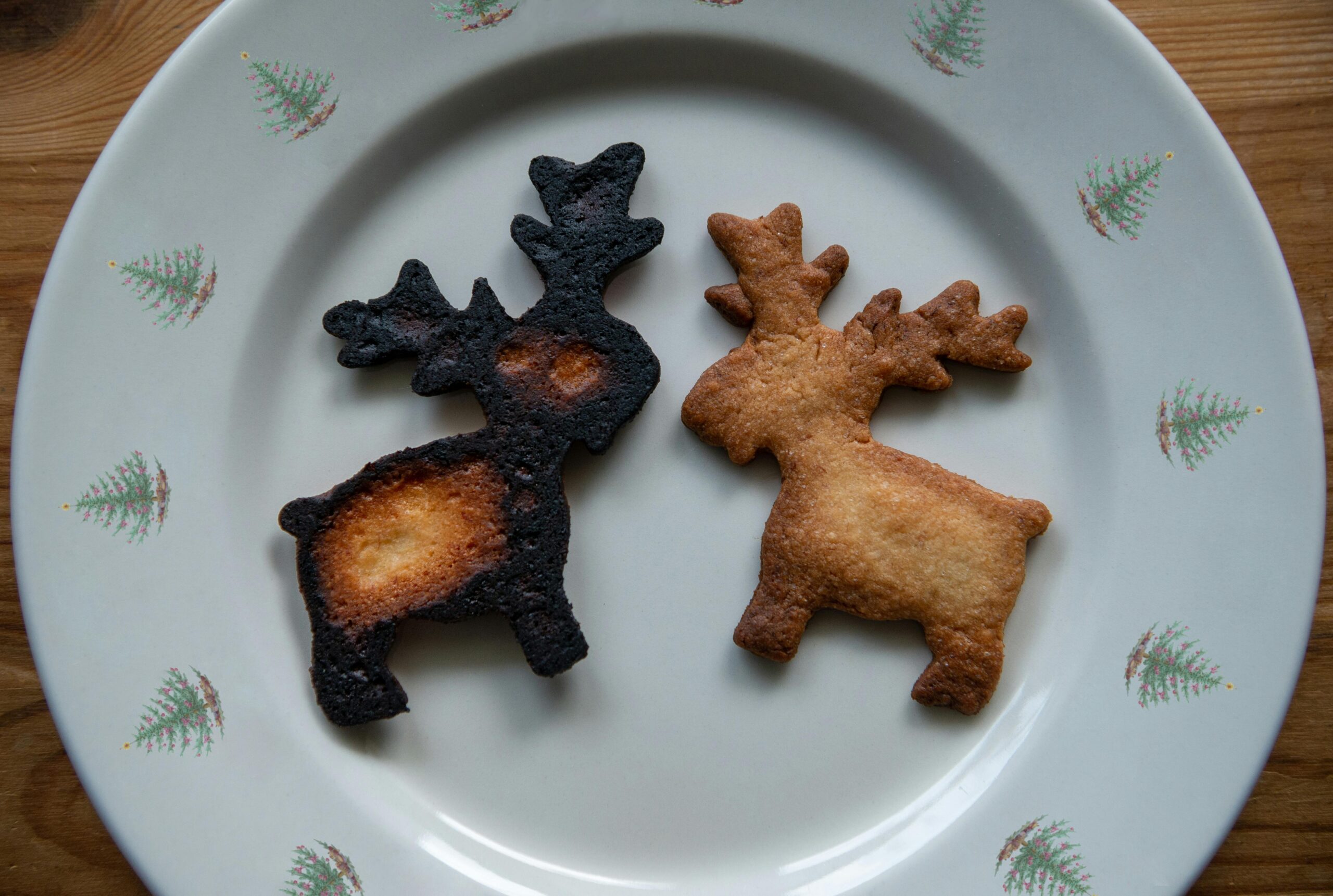 Este, de fapt, înțelept să îndepărtezi părțile arse ale alimentelor. foto: pexels.com